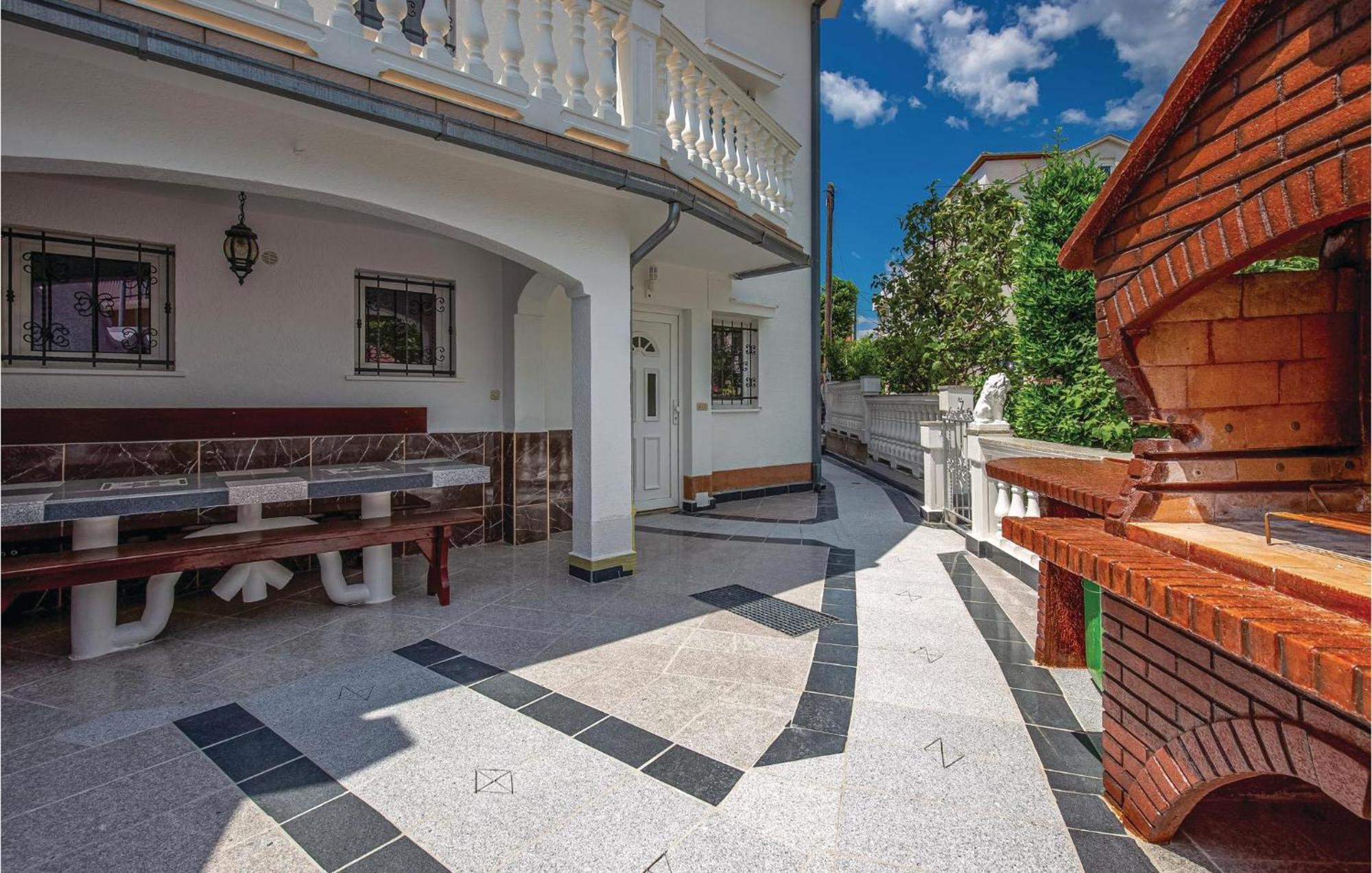 1 Bedroom Cozy Apartment In Crikvenica Dış mekan fotoğraf