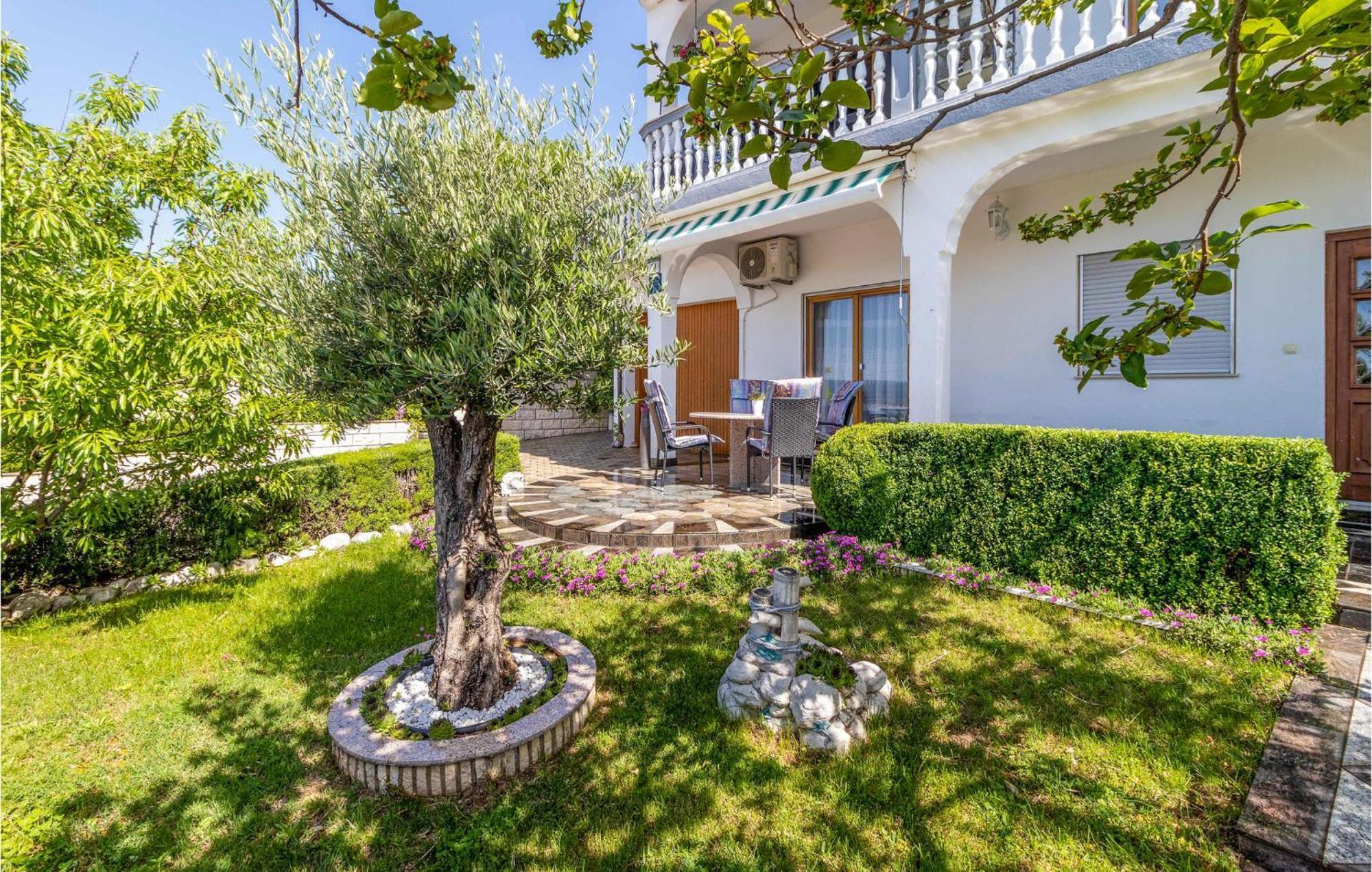 1 Bedroom Cozy Apartment In Crikvenica Dış mekan fotoğraf